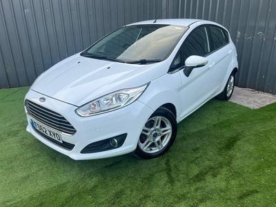 Used Ford Fiesta Zetec 82 HP (60 kW) 2013 White Hatchback