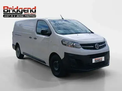 Used Vauxhall Vivaro 100 HP (73 kW) 2023 White MPV