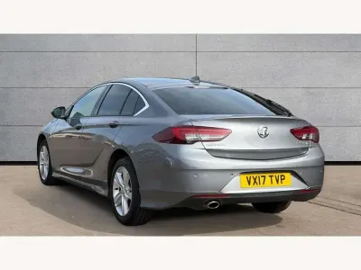 Używany Vauxhall Insignia SRi 136 KM (100 kW) 2017 Szary Hatchback