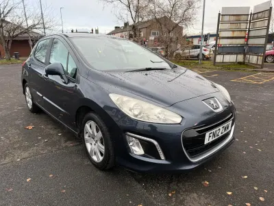 Gebraucht Peugeot 308 Active 92 PS (67 kW) 2012 Blau Kleinwagen