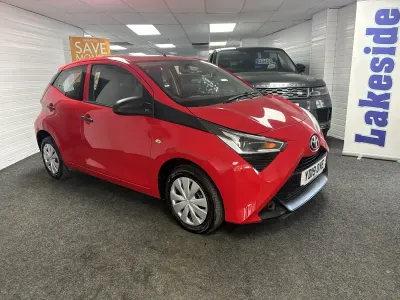 Used Toyota Aygo 72 HP (52 kW) 2019 Red Hatchback