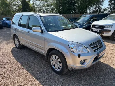 Begagnad Honda CR-V Executive 2005 Silver SUV