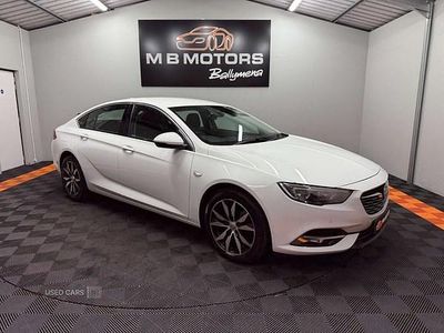 Used Vauxhall Insignia 2018 White Hatchback