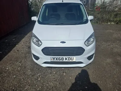 Käytetty Ford Transit Limited 100 HP (73 kW) 2018 Valkoinen Van