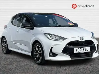 Used Toyota Yaris Design 116 HP (85 kW) 2021 White Hatchback