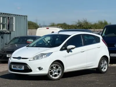Used Ford Fiesta Zetec 2012 White Hatchback