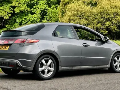 Used Honda Civic SE 140 HP (102 kW) 2006 Grey Hatchback