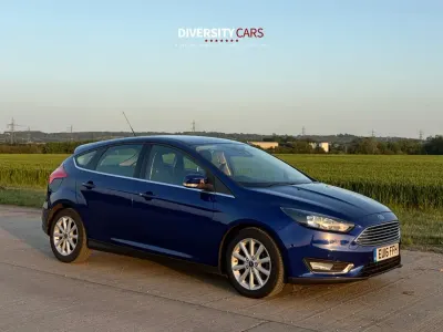 Usado Ford Focus Titanium 125 HP (91 kW) 2016 Azul Citadino