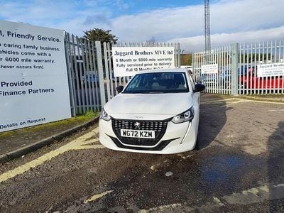 Used Peugeot 208 Allure+ 75 HP (55 kW) 2022 White Hatchback