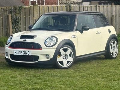 Used Mini Cooper S Hatch 175 HP (128 kW) 2009 White Hatchback