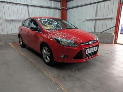 Used Ford Focus Zetec 115 HP (84 kW) 2013 Red Hatchback