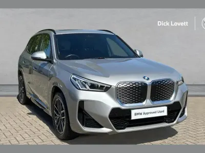 Usado BMW iX1 M Sport 150 kW (204 HP) 2025 Prateado SUV