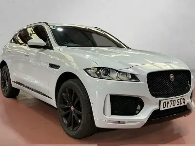 Begagnad Jaguar F-Pace Chequered Flag 180 HK (132 kW) 2020 Vit SUV