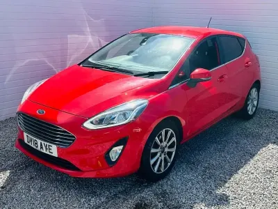 Used Ford Fiesta Titanium 100 HP (73 kW) 2018 Red Hatchback