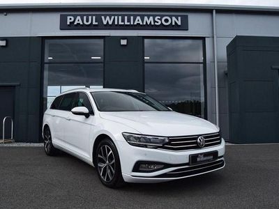 White Used 2019 VW Passat SEL Estate | £19,995 (Expensive)