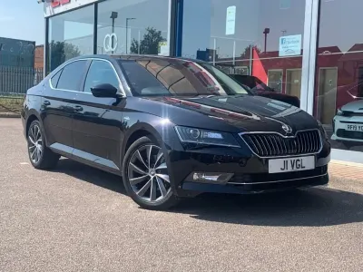 Used Skoda Superb LAURIN & KLEMENT 190 HP (139 kW) 2015 Black Hatchback