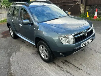 Second-hand Dacia Duster Lauréate 110 CP (80 kW) 2013 Gri SUV