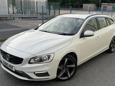Used Volvo V60 R-Design 190 HP (139 kW) 2015 White Estate