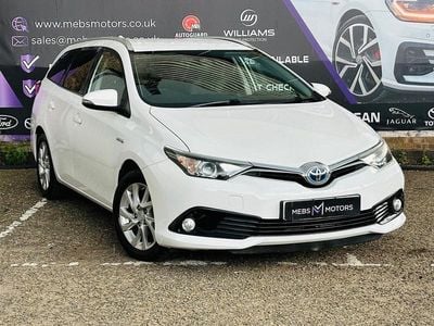 White Used 2018 Toyota Auris Hybrid Estate | £11,500 (Good price)