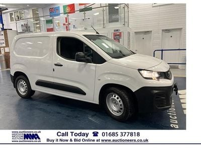Used Peugeot Partner 100 HP (73 kW) 2020 White MPV