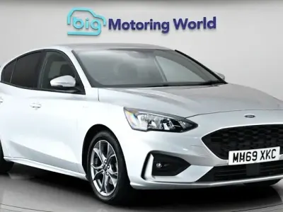 Used Ford Focus ST-Line 125 HP (91 kW) 2020 Silver Hatchback