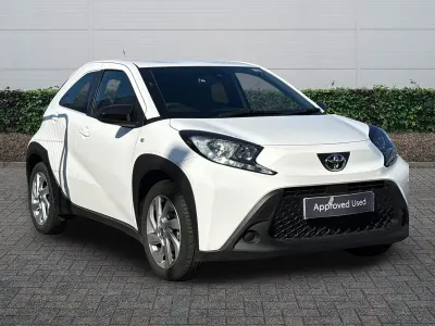 Used Toyota Aygo X PURE 72 HP (52 kW) 2024 White SUV