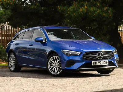 Begagnad Mercedes CLA180 Executive 136 HK (100 kW) 2025 Blå Sedan