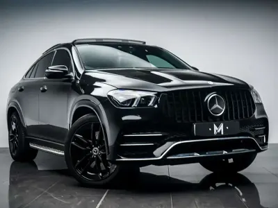 Begagnad Mercedes GLE400 AMG line 2022 Svart Sportkupé