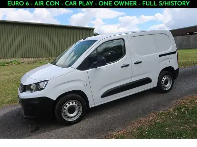Used Peugeot Partner Premium 131 HP (96 kW) 2023 White MPV