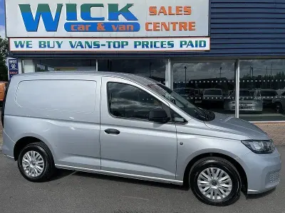 Używany VW Caddy S 102 KM (75 kW) 2023 Srebrny Minivan