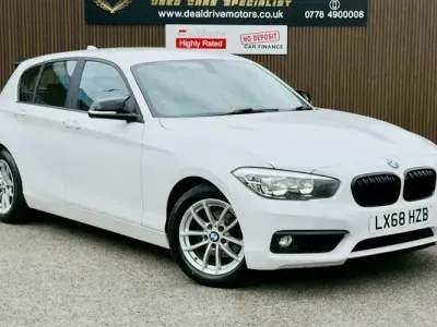 Usado BMW 118 Comfort Edition 136 CV (100 kW) 2018 Blanco Utilitario