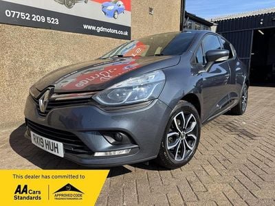 Used Renault Clio V Play 90 HP (66 kW) 2025 Grey