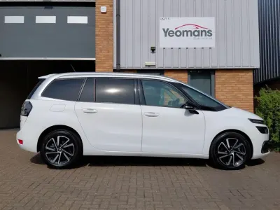 Used Citroën C4 SpaceTourer Shine 128 HP (94 kW) 2021 White MPV