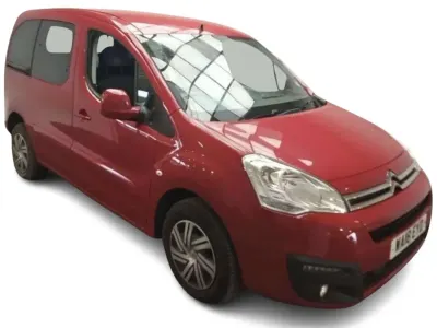 Used Citroën Berlingo Feel 100 HP (73 kW) 2018 Red MPV