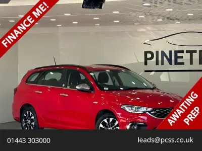Begagnad Fiat Tipo Mirror 120 HK (88 kW) 2021 Röd Kombi
