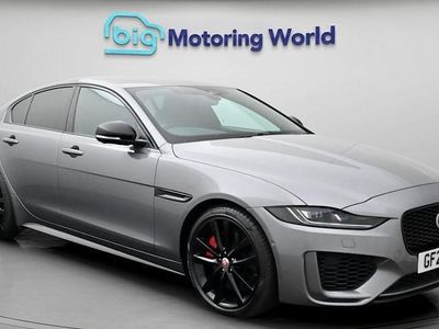 Usado Jaguar XE R-Dynamic 250 HP (183 kW) 2021 Cinzento Sedan