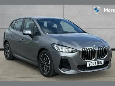 Begagnad BMW 220 M Sport 154 HK (113 kW) 2024 Grå Halvkombi