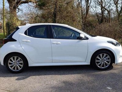 Used Toyota Yaris Hybrid 113 HP (83 kW) 2023 White Hatchback