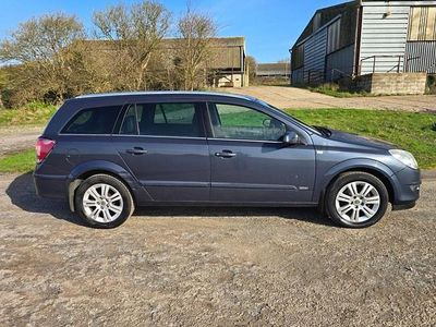 Used Vauxhall Astra Design Edition 138 HP (101 kW) 2008 Blue Estate