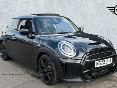 Used Mini Cooper S Classic 176 HP (129 kW) 2023 Black Hatchback