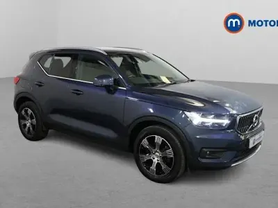 Usado Volvo XC40 Inscription 163 HP (119 kW) 2021 Azul SUV
