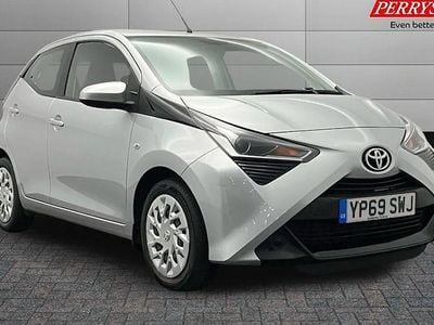 Used Toyota Aygo X-play 72 HP (52 kW) 2020 Hatchback