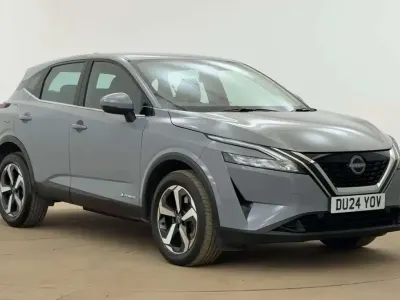 Używany Nissan Qashqai Acenta Premium 190 KM (139 kW) 2024 Szary SUV