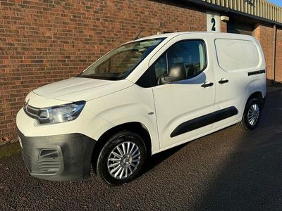 Used Citroën Berlingo 75 HP (55 kW) 2020 White MPV