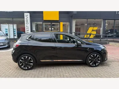 Used Renault Clio Techno 143 HP (105 kW) 2025 Black  Hatchback