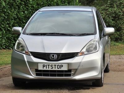 Used Honda Jazz ES 99 HP (72 kW) 2014 Silver Hatchback