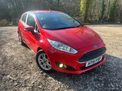 Used Ford Fiesta Zetec 82 HP (60 kW) 2015 Red Hatchback
