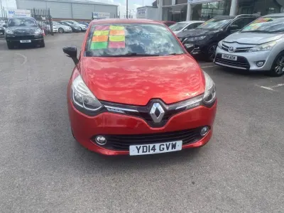 Used Renault Clio Dynamique 90 HP (66 kW) 2014 Red Hatchback