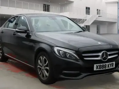 Usado Mercedes C200 184 CV (135 kW) 2014 Negro Berlina