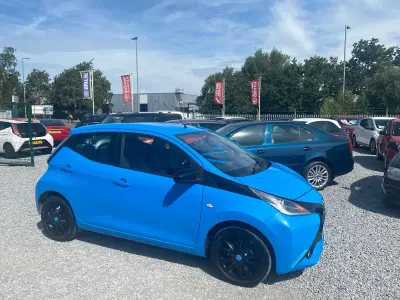 Used Toyota Aygo X-cite 69 HP (50 kW) 2016 Blue Hatchback